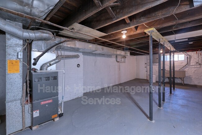 Building Photo - 68 Dewey St