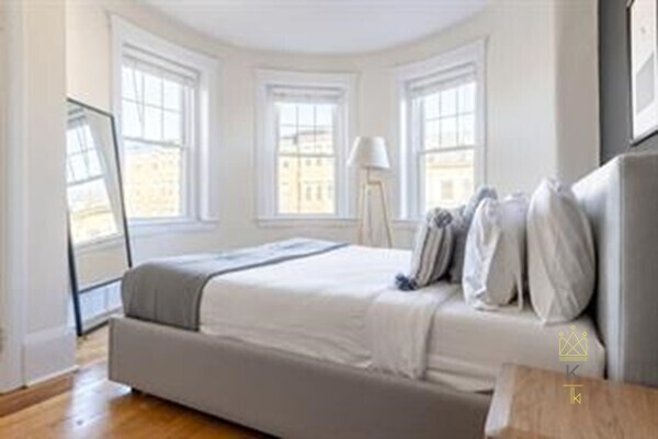 Building Photo - 674 Washington St