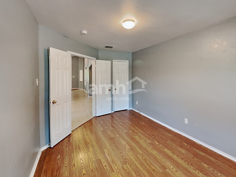 Building Photo - 8321 Brigalow St