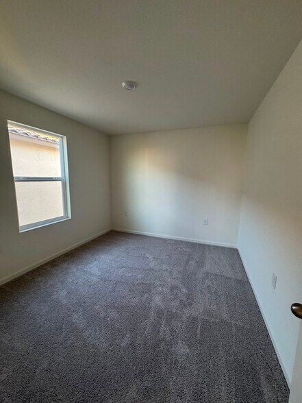 Building Photo - 434 Miramar Dr