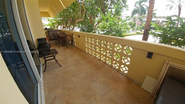 Building Photo - 2501 S Ocean Dr