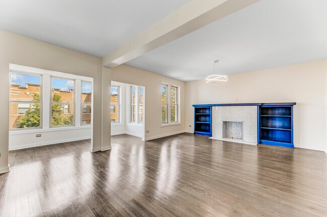 Building Photo - 4722 S Ingleside Ave