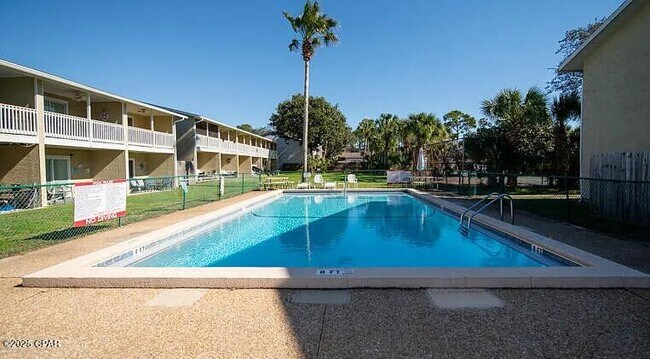 Building Photo - 6903 N Lagoon Dr