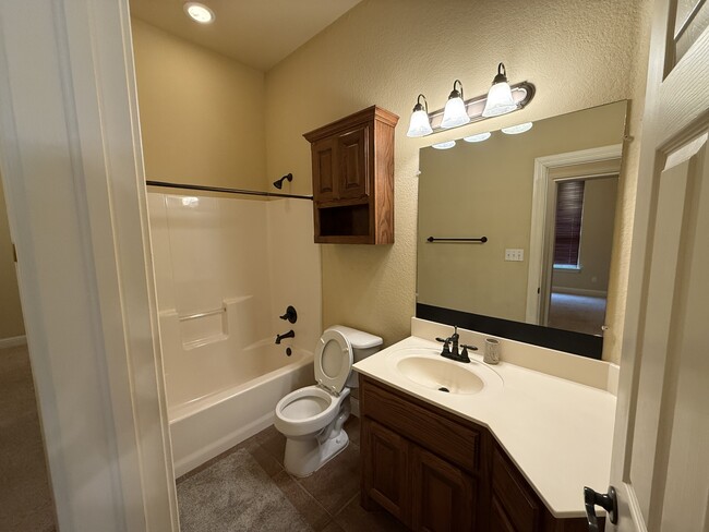 Building Photo - 1318 Emily Ln