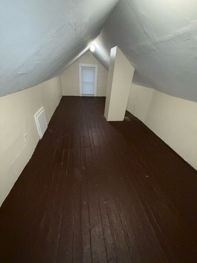 Building Photo - 2222 12th St SW