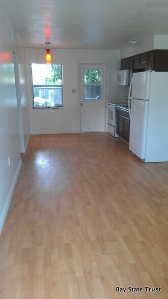 Unit 1 - 7105 Poinsetta Ave
