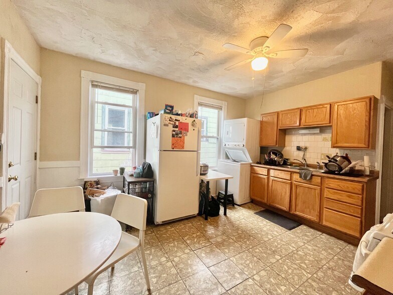 Building Photo - 88 Fisher Ave