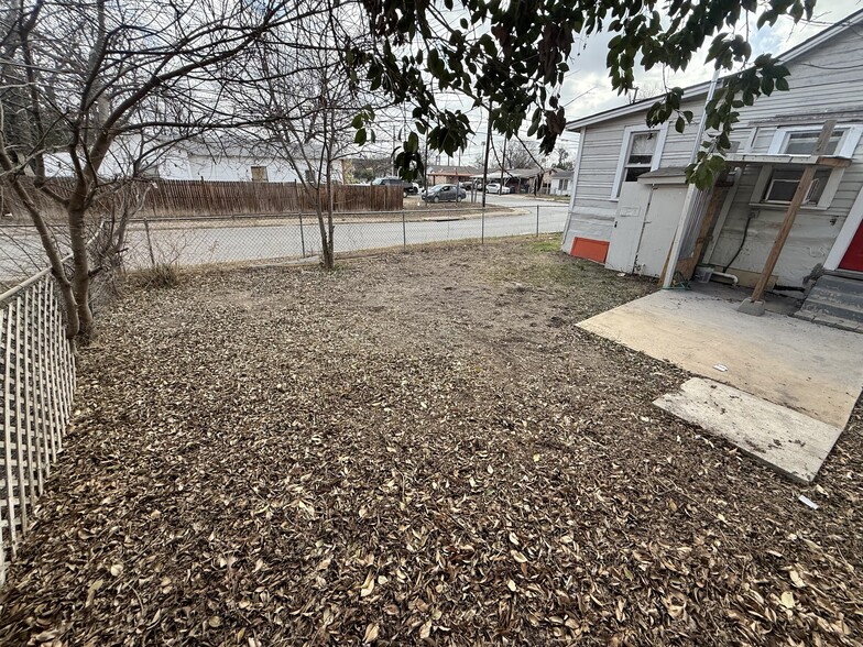 #101 - 603 Gladstone