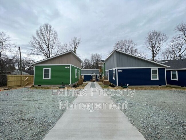 Building Photo - 2305 Owen St