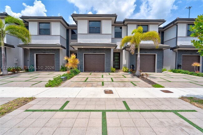 Building Photo - 15826 NW 91st Ave