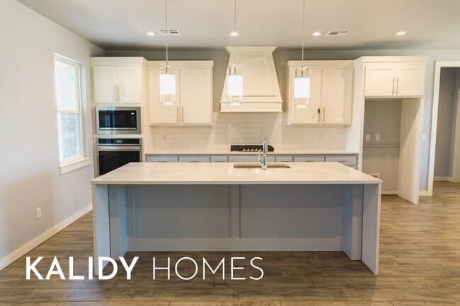 Building Photo - 1796 Salma Rd