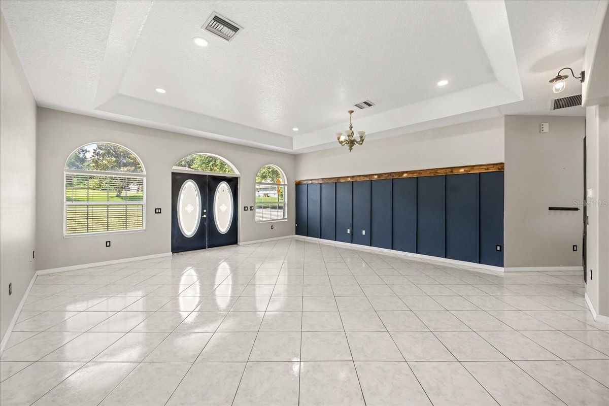 Building Photo - 13848 Vista Del Lago Blvd