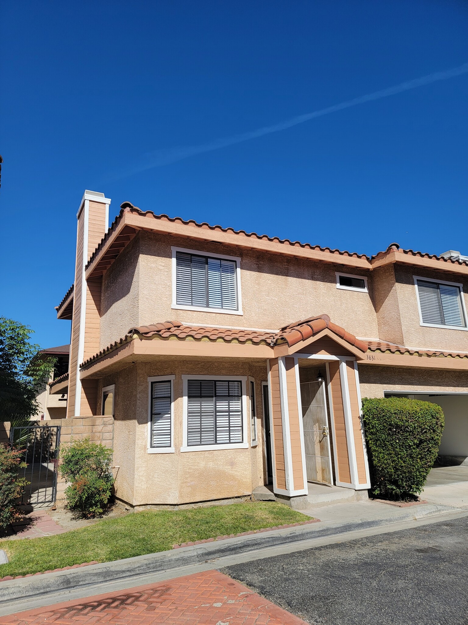 Building Photo - 3831 Bresee Ave