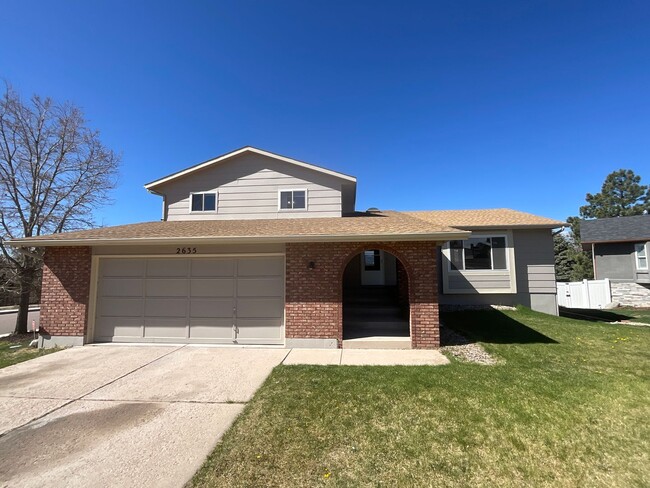 Primary Photo - 5 Bedroom Home Available Near Research Pkw...
