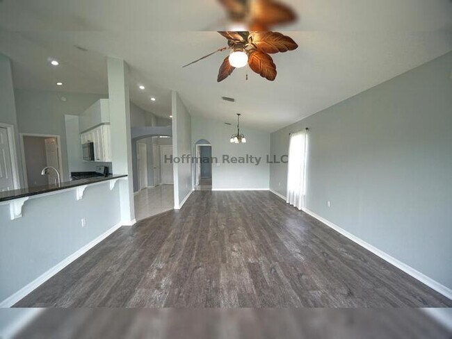 Building Photo - Charming 3 Bed, 2 Bath Home with Pond View in Sought-After Community