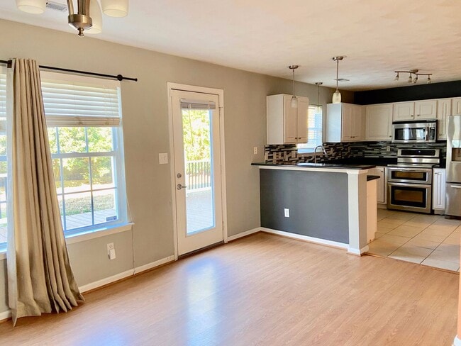 Building Photo - 3BD/2.5BA Home in Chicks Beach with Garage...