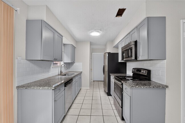 Building Photo - 4343 Brookhead Trail