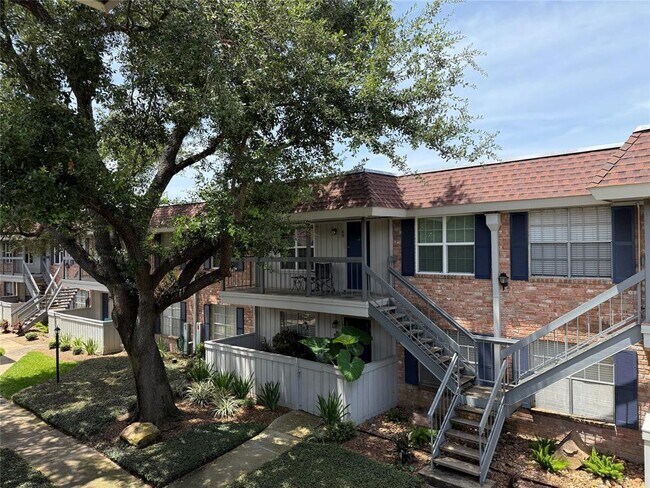 Building Photo - 2250 Bering Dr