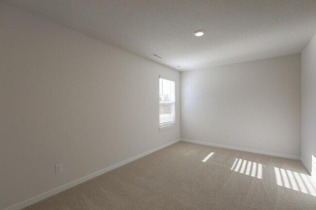 Building Photo - 1611 Maci St