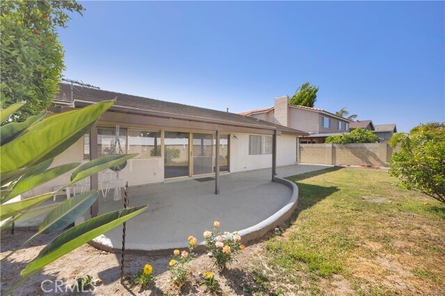 Building Photo - 15392 Maryknoll St