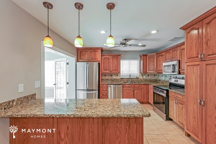 Building Photo - 1601 Bent Pine Way