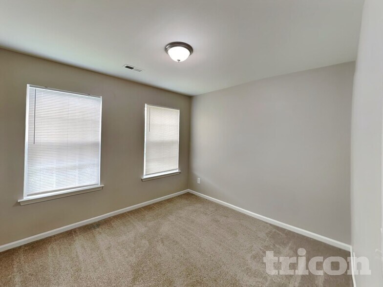 Building Photo - 106 Newport Dr