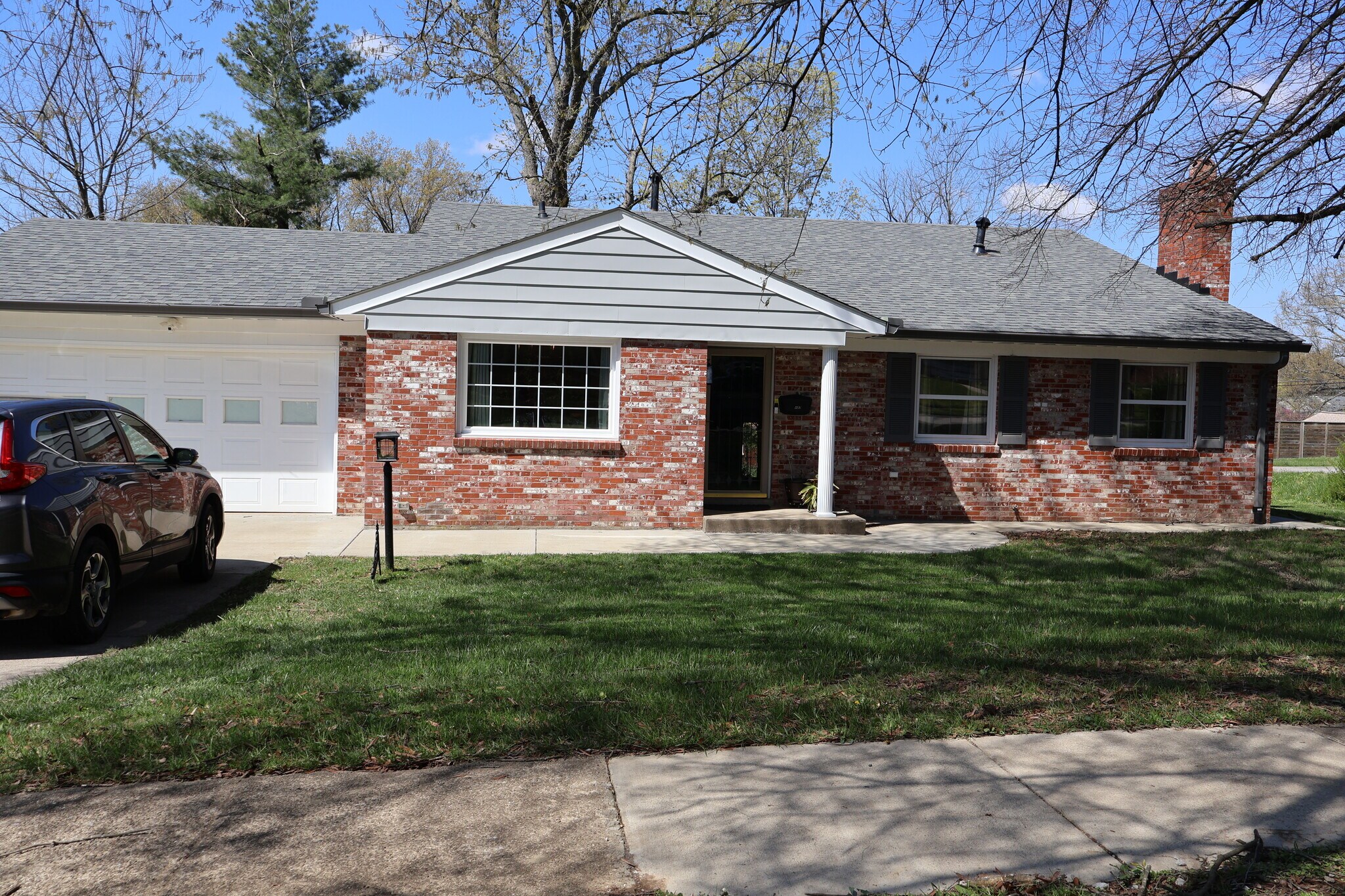 Building Photo - 3497 Castleton Hl
