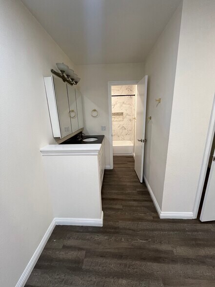 Building Photo - 4860 Rolando Ct