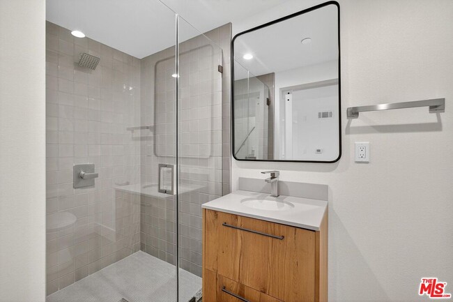 Building Photo - 2412 Eads St