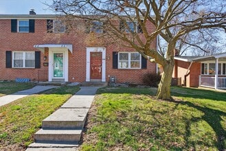 Building Photo - 608 Hershey Ave