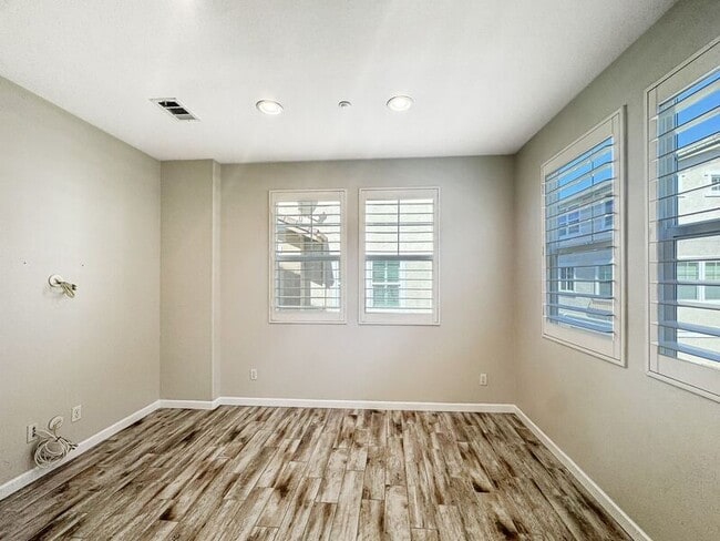 Building Photo - 3011 Cole Grade Dr
