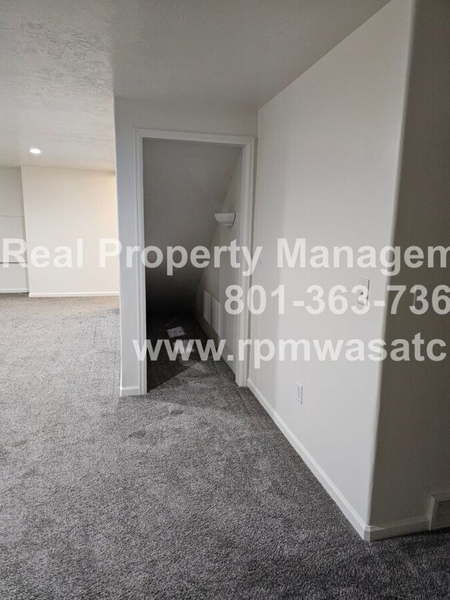 Building Photo - 4120 Juniper Hills Dr