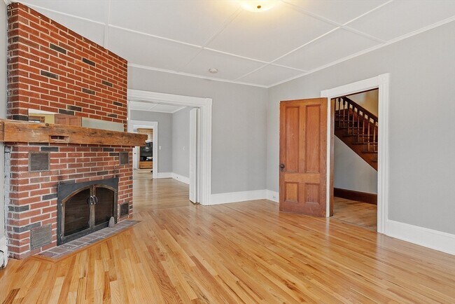 Building Photo - 2154 Main St