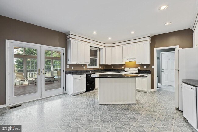 Building Photo - 210 Garrison Forest Rd