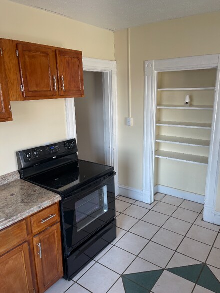 Building Photo - 1530 3rd Ave