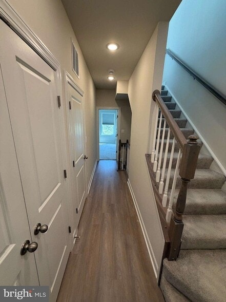 Building Photo - 7231 Mountaineer Dr