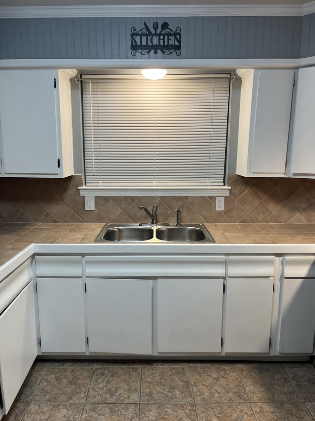 Building Photo - 2501 Havard Rd