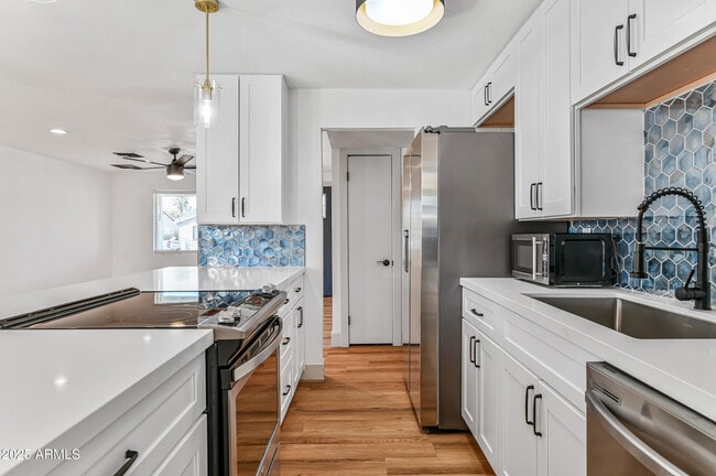 Building Photo - 3639 E Presidio Rd