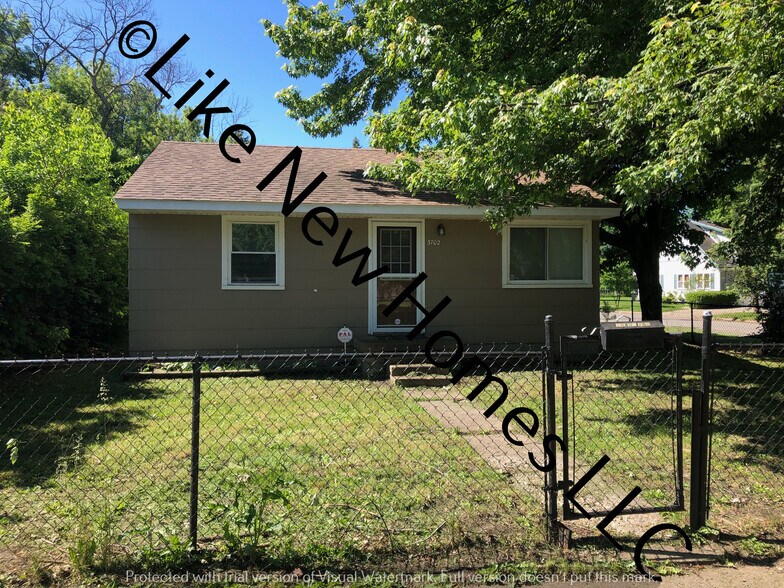 Building Photo - 3702 Ivanhoe Ave