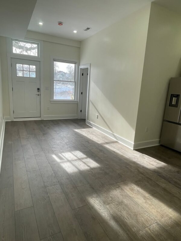 Building Photo - 40 Vernon St