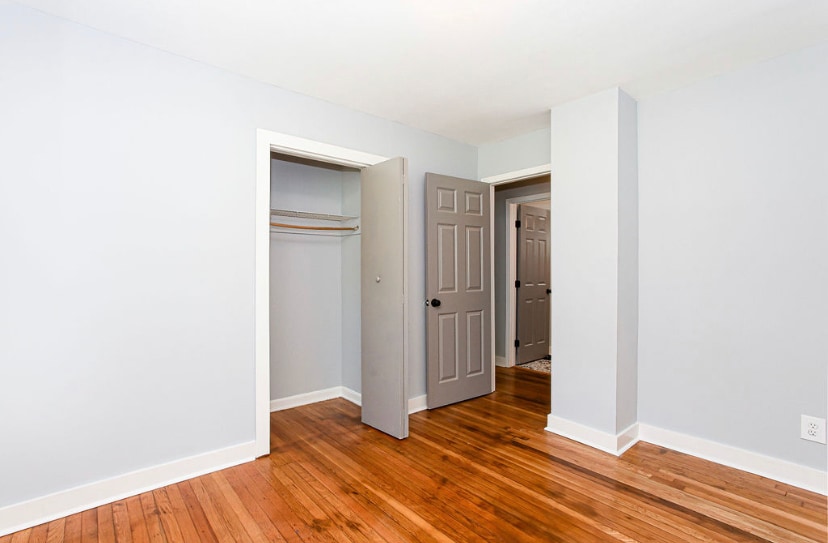 Building Photo - 1155 Evelyn Drive