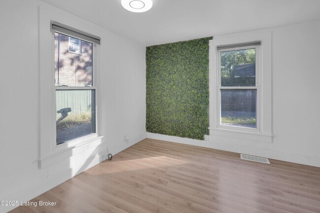 Building Photo - 120 E Ashland Ave