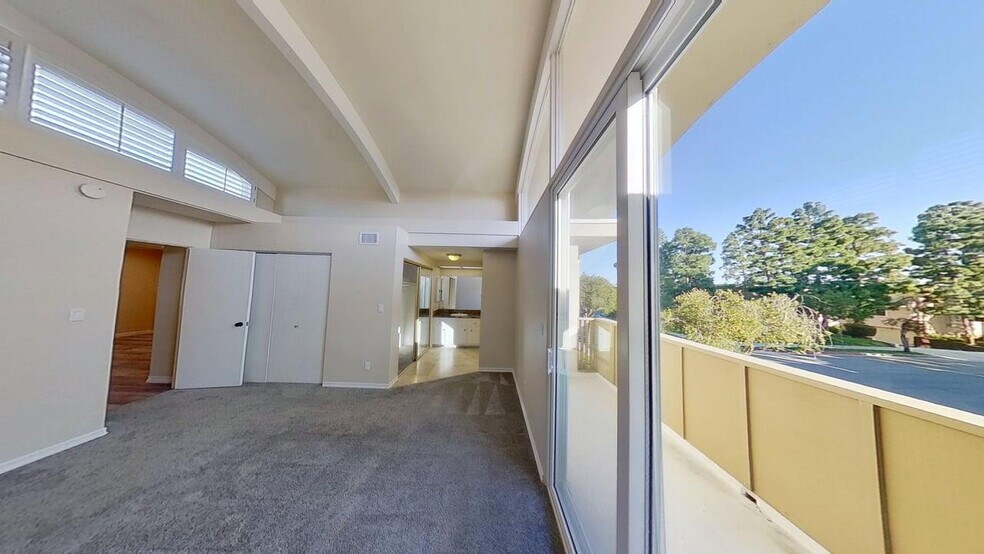 Building Photo - 4754 La Villa Marina