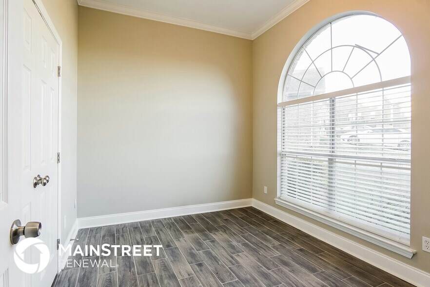Building Photo - 1305 Riverford Cir
