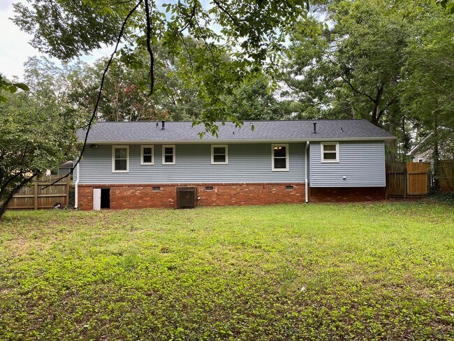 Building Photo - Charming Well Maintained Ranch on Quiet Cul-de-Sac – 3BR/2BA Near Downtown Decatur