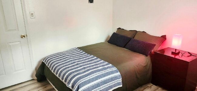 Building Photo - 136 Stevens Dr