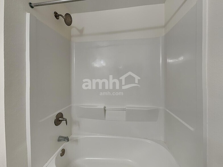 Building Photo - 37655 Dusty Saddle Ln