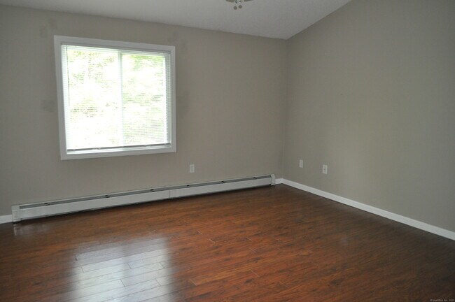 Building Photo - 110 Songbird Ln