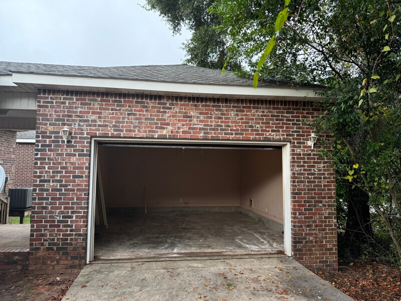 Building Photo - 2948 Magnolia Ct