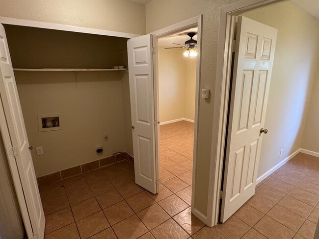 Building Photo - 10805 Lanshire Dr